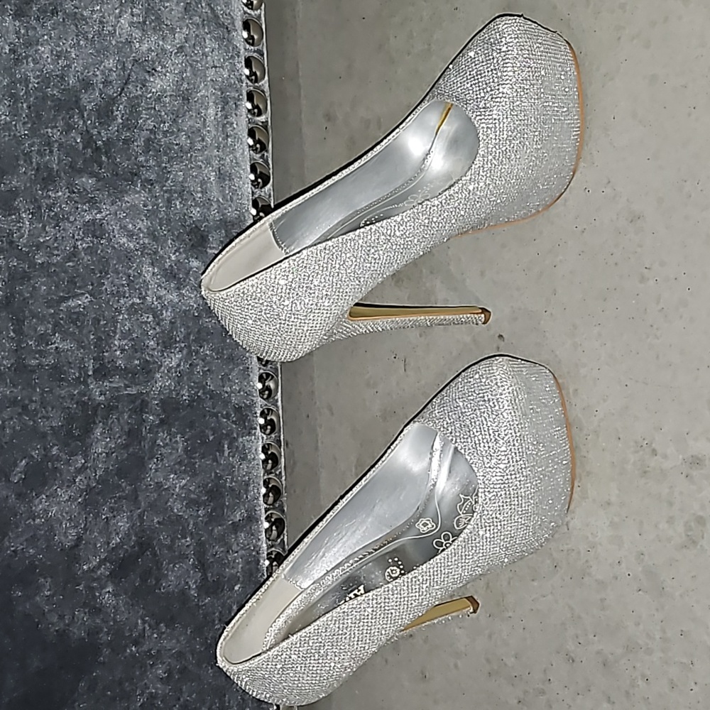 Silver Glitter Closed Platform Heels size 5
